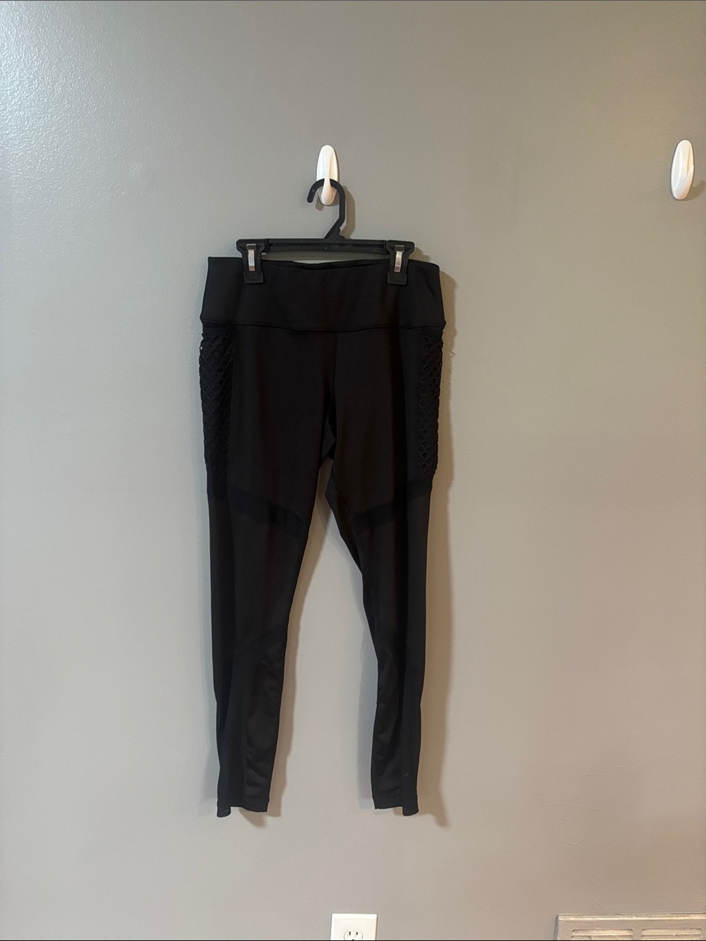 Reflex size medium black leggings